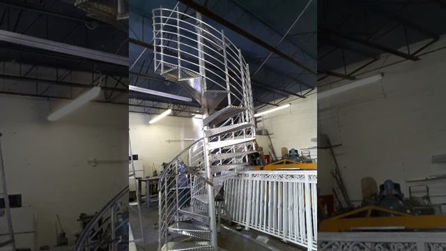 Spiral Stair смотреть онлайн