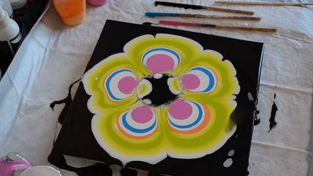 Акриловая заливка Цветок- прозрачный лепесток смотреть онлайн