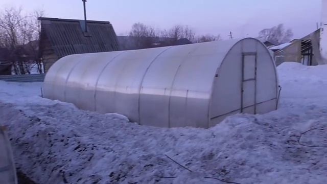 Обзор погоды и теплицы с томатами 1 апреля. Сегодня и год назад. Ольга Чернова. смотреть онлайн