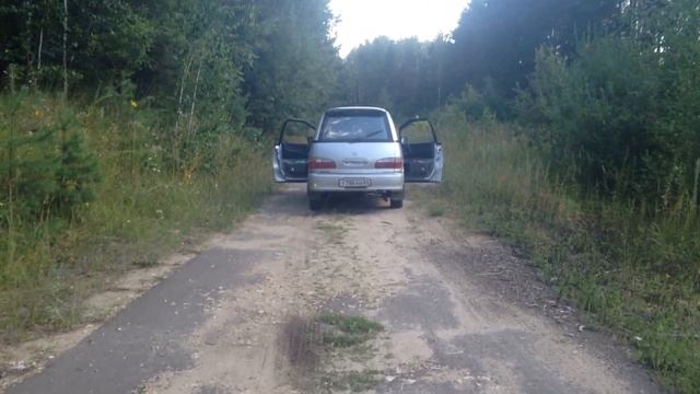 Бюджетная акустика URAL в Toyota Estima Emina смотреть онлайн