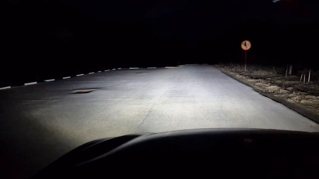 Optima LED Service Replacement D3S 5000K, +50% Light. Видео 1 из 2. Мелкие засветы у бампера.