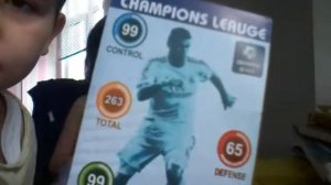 Игра в карточки (футбольные)