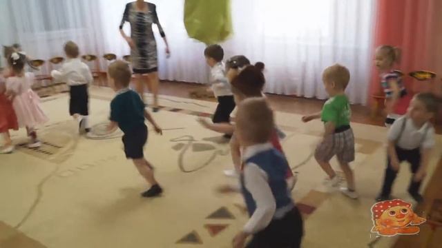 Выпускной вечер в ясельной группе Колобок. Детский сад "Лебёдушка" № 488 г. Новосибирск, 2017. смотреть онлайн