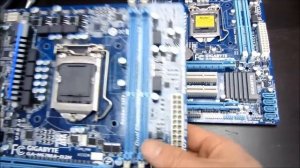 Gigabyte H61M-D2P-B3 H61 DDR3 Sandy Bridge Motherboard Unboxing & First Look Linus Tech Tips