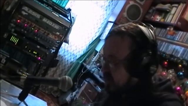 Летов ЗАПИСЫВАЕТ ПЕСНЮ смотреть онлайн