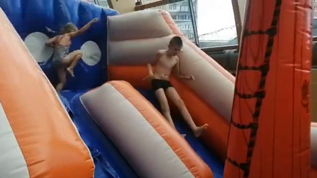 Отмечаем день рождения Вани в аквапарке. We celebrate Vanya's birthday in the water park in Moscow смотреть онлайн