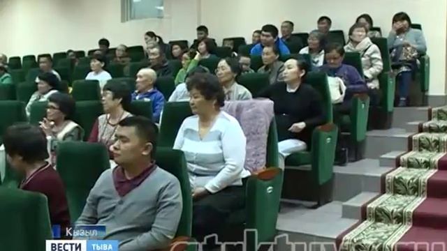 Священный обряд В Кызыле индийские монахи возводят мандалу смотреть онлайн