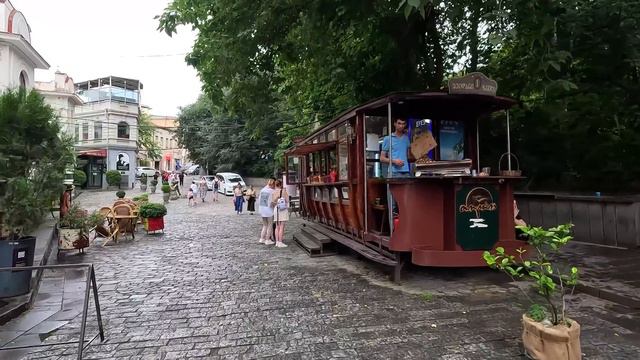 Tbilisi on a rainy day 🌧️ Walking tour 2023 | 4K HDR смотреть онлайн