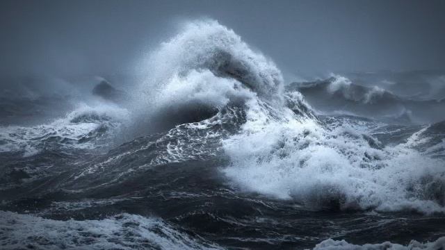 цепи якорей гремят в порту.. смотреть онлайн