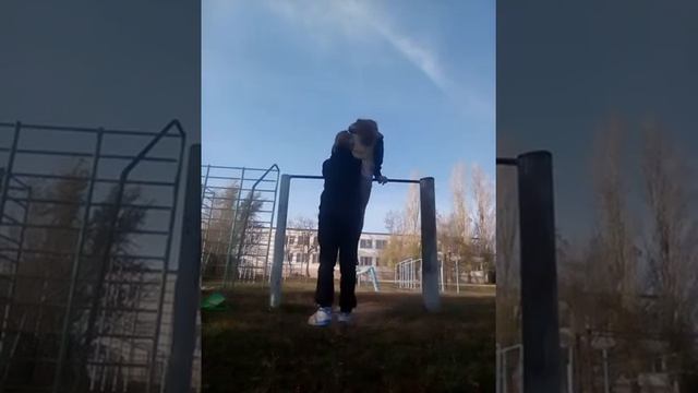 кувырки на турнике смотреть онлайн