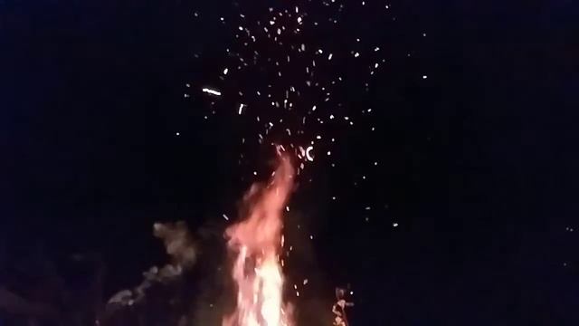 Костёр у реки смотреть онлайн