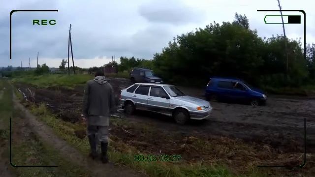 Танки грязи не боятся, Toyota Raum и Suzuki Escudo #ru_kompass #toyota #toyotaraum #suzuki