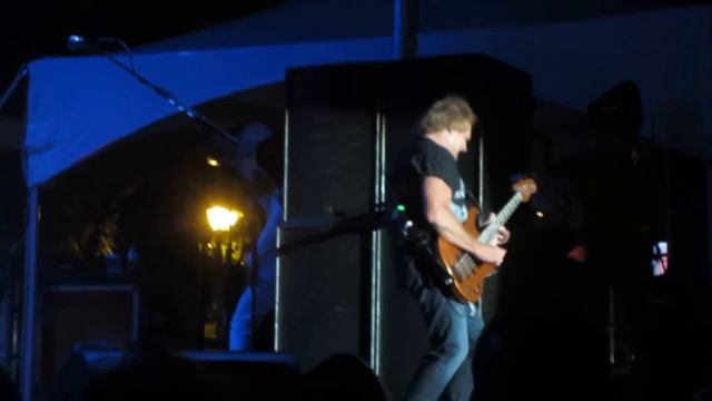 Why Rockers Couldn't Stand Eddie Van Halen смотреть онлайн