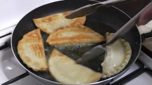 ЧЕБУРЕКИ.Как пожарить чебуреки.