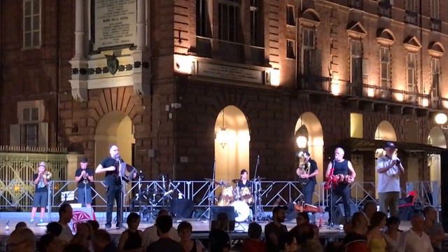 Notte della Courenda 2017 - Li Barmenk Folk Orkestra - 08 смотреть онлайн