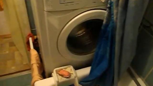Дизайн интерьер маленькой ванной комнаты. Плиткой и панелями. смотреть онлайн