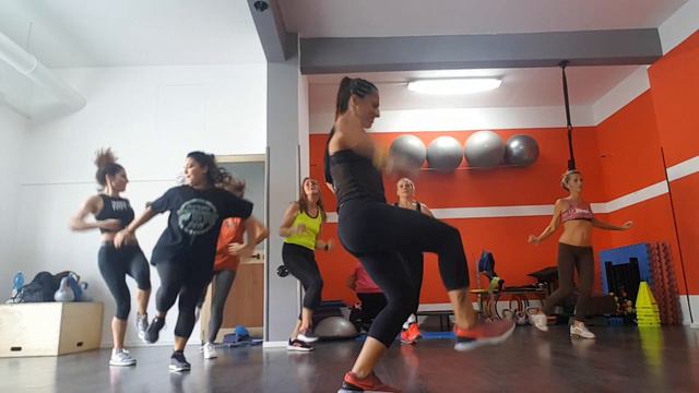 zumba fitness with me!!only music and dance!!!only enjoy! смотреть онлайн
