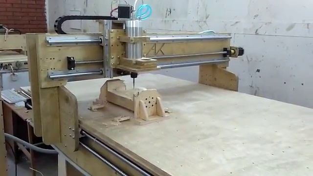 Изготовление ножки дивана на 3х осевом станке. Production of a leg of a sofa on 3-axis machine. смотреть онлайн