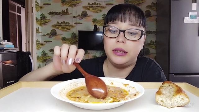 Мукбанг | Солянка и багет | Осталась без микрофонов смотреть онлайн