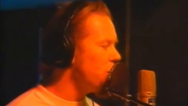 Metallica recording vocals for Garage Inc. Die, Die My Darling смотреть онлайн