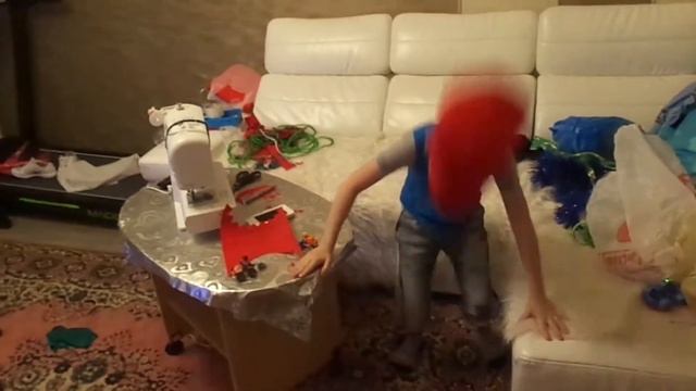 Веселая гусарская шапка, веселый гусар, приколы к Новому году. смотреть онлайн