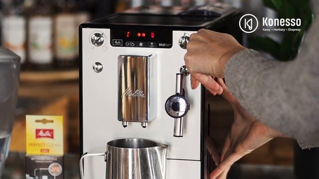 Czyszczenie ekspresu Melitta Solo&Milk tabletką czyszczącą. Jak wyczyścić ekspres Melitta Solo&Milk смотреть онлайн