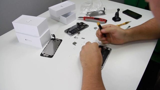 Разбираем iPhone 6. Как избежать дорогостоящего ремонта. смотреть онлайн