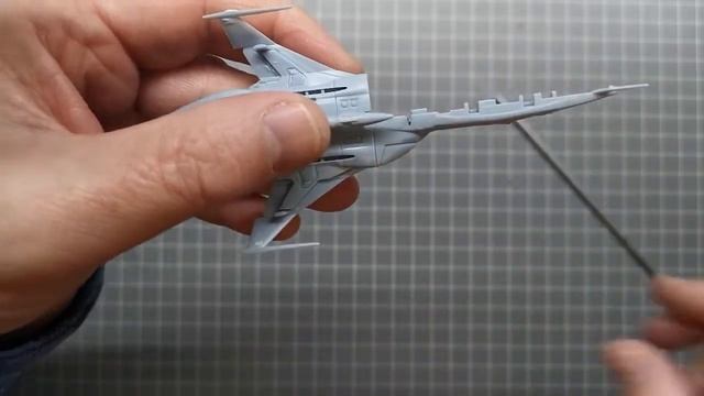 Bandai Yamato Mecha Colle Kits Cosmo Fighters Part 1 - Initial Assembly and Lighting смотреть онлайн