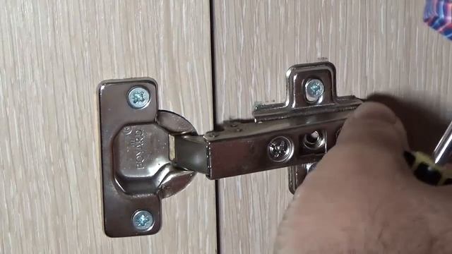 Как регулировать петли на дверцах шкафа смотреть онлайн