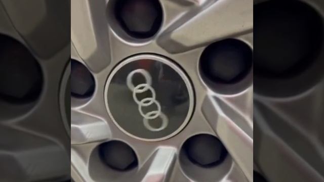 Оригинальная заглушка центрального отверстия диска #Audi Dynamic.audi-upgrade.ru смотреть онлайн