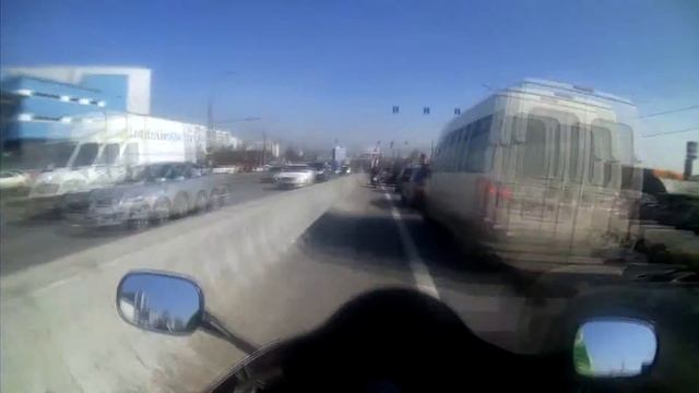 Мертвая Варшавка / Drives Through Traffic Jam On Honda CBR 600 F4