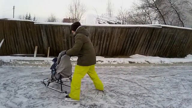 Покатушки на льду (яванская макака Федор)( домашние обезьяны) смотреть онлайн