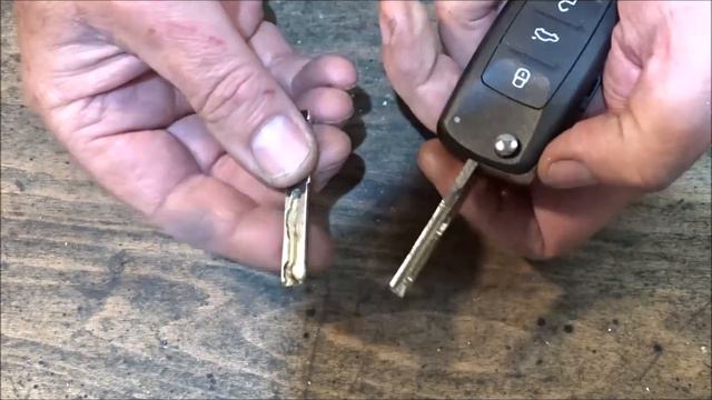 Autoschlüssel Zwei Stück nachmachen VW Schlüssel Video 1247 Schlosserei Oldorf смотреть онлайн
