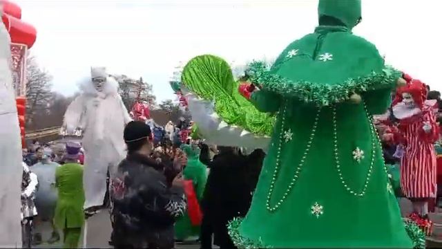 УЖАСЫ НАШЕГО ГОРОДКА НА НОВЫЙ ГОД смотреть онлайн