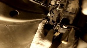 Как открыть переднюю дверь если заклинило ручку? Снятие обшивки на закрытой двери BMW X5 e53