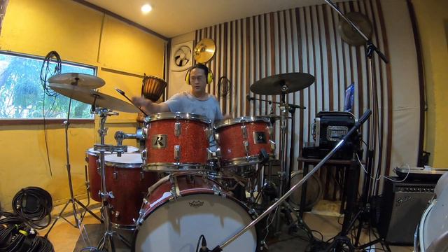 Rogers Big-R sound test ( Glyn Johns mic. setup with Shure PGA drum kit mic.) смотреть онлайн