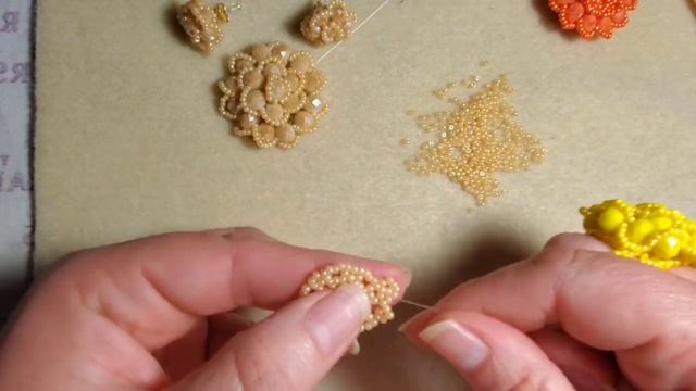 Anillo de petalos de rosa en cristales y mostacilla смотреть онлайн