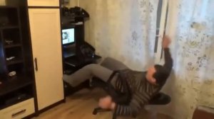 Мужик Упал Со Стула