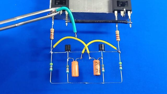 Simple 2000W Powerful Inverter // How to make Powerful Inverter with irfp450, Sine Wave Modyfied смотреть онлайн