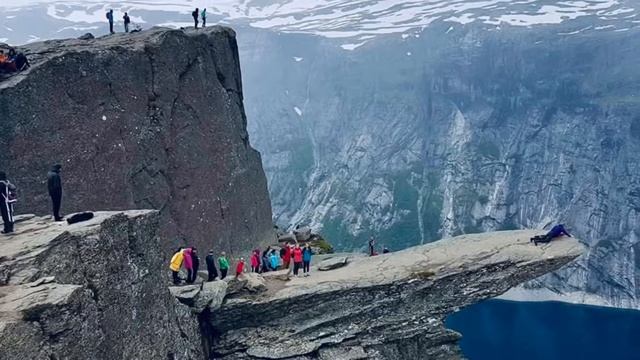 Exploring Trolltunga Mountain ??