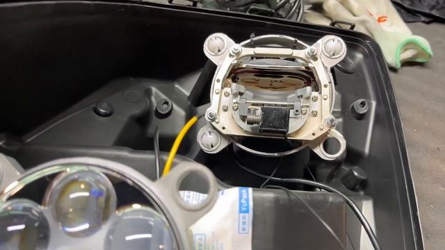 Volvo VNL - тюнинг фар, установка диодных линз Expression смотреть онлайн