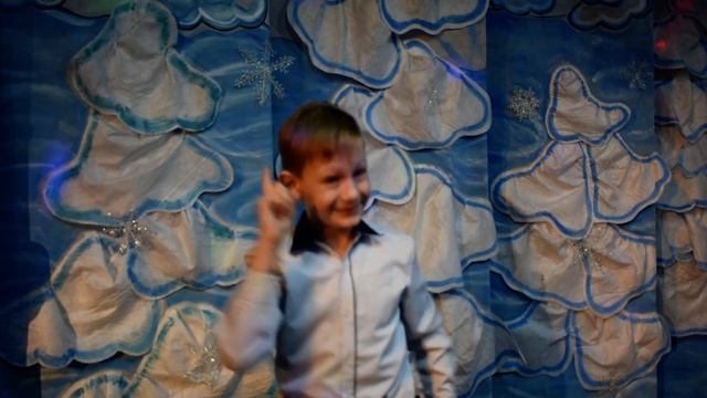 Сударев Никита 9 лет - Здравствуй, зимушка зима! (М. Азнауров) смотреть онлайн