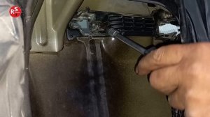 How to remove the rear door handle and Tailgate lock mechanism Suzuki Grand Vitara