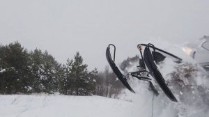 Взрываем пухляк на утилитарных снегоходах.