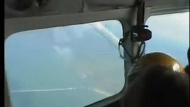 Tandemsprong 24-09-2005 bij Skydive Zeeland смотреть онлайн