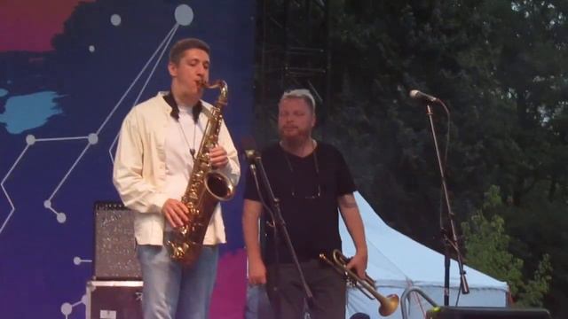 Билли Новик и ПДА - Вечерняя песня (Город над вольной Невой) смотреть онлайн