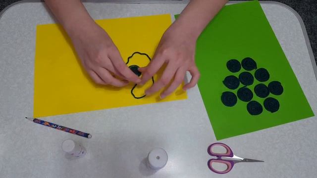 Виноград 2. Аппликация из цветной бумаги и пряжи. смотреть онлайн