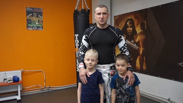 Приглашение на групповые детские тренировки с Данилом Белоусовым. Х-ПРАЙД смотреть онлайн