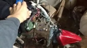 Первое видио .! скутер зуза . пытаемся завести . смотри в описание |