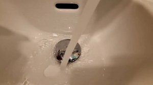 Донный клапан для раковины - ненужная шляпа или красивая полезная хреновина?